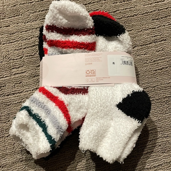Joyspun cozy socks set of 6 NWT - Picture 2 of 4